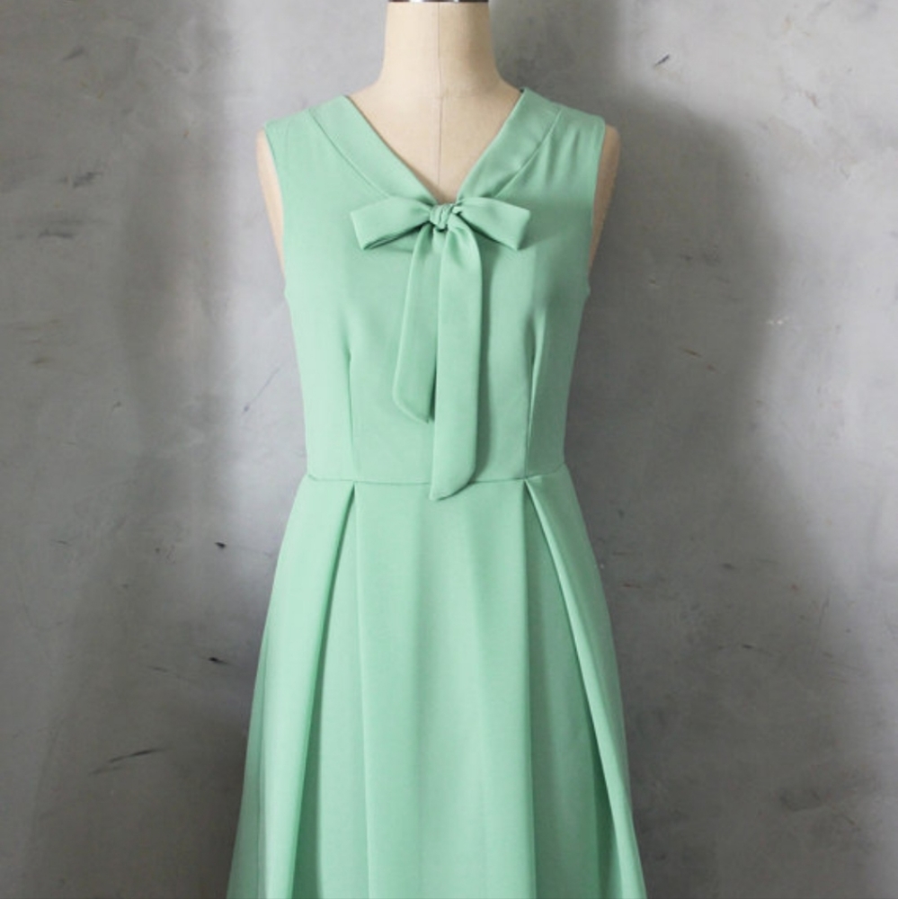 Fleet collection dress in mint
